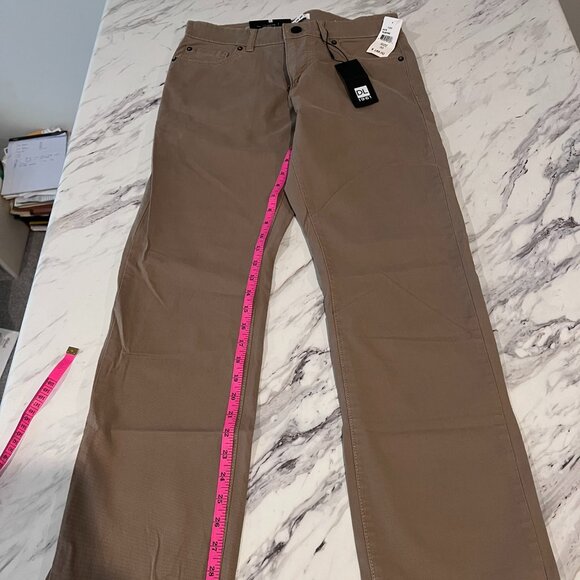 DL1961 - Avery Smart Modern Straight Denim 30W 33.25L - Milestone - (Inv 125)